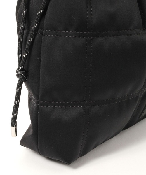 BAYFLOW（ベイフロー）の「[A4サイズも入る]キルトドロストロゴテープショルダー（ショルダーバッグ・レディース・ブラック/グレー・FREE）」の11枚目の写真