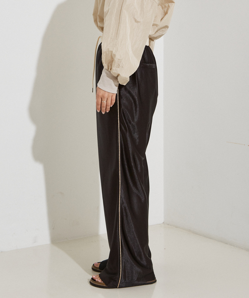 NOMINE（ノミネ）の「ラスターライン トラックパンツ（その他パンツ・レディース・ネイビー/ボルドー/ブラック/シルバー・S/M）」の7枚目の写真