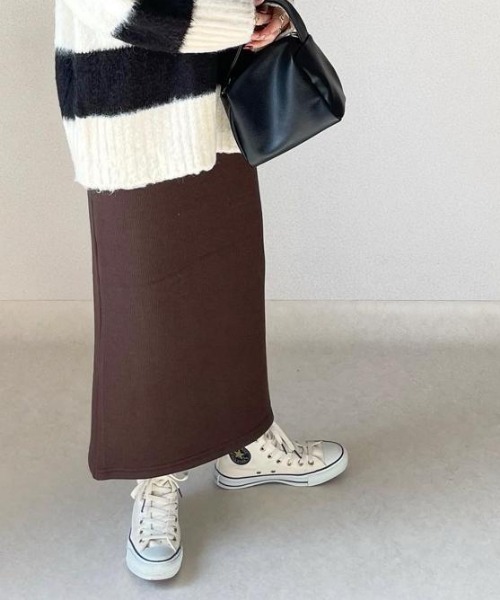 aquagarage（アクアガレージ）の「裏起毛ストレッチタイトスカート（スカート・レディース・グリーン/ブラック/ブラウン/アイボリー・L/M/S/LL/3L）」の8枚目の写真