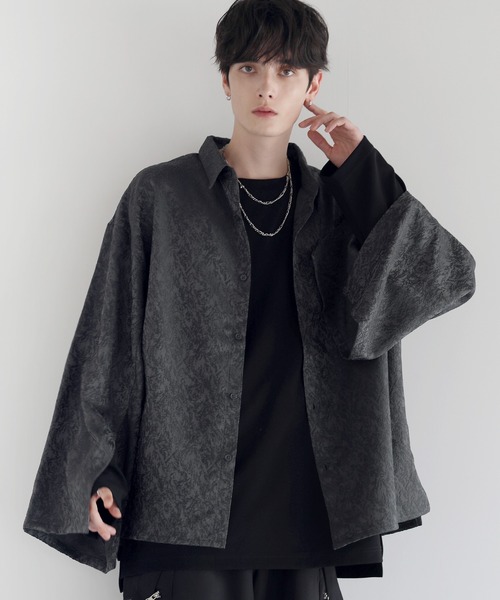 リラクシングワイドフレアアームジャガードロングスリーブシャツ