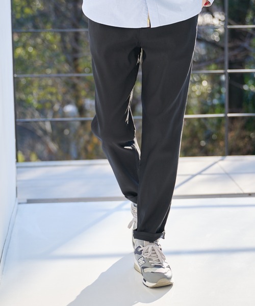 Arnold Palmer（アーノルドパーマー）の「スタイリッシュ ストレッチ チノパンツ（チノパンツ・メンズ・ホワイト/ブラック・L/M/LL）」の2枚目の写真