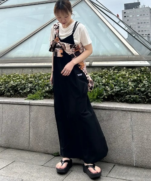 THOUSAND MILE（サウザンドマイル）の「(THOUSAND MILExGENE HEAVENS)BACK CROSS NALLOW STRAP DRESS（ワンピース・レディース・ブラック/カーキ/ブルー・ONE SIZE）」の17枚目の写真