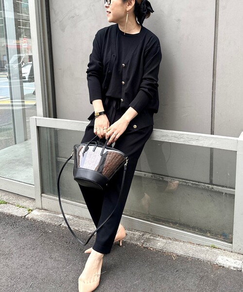 美品　25SS　Rie Miller　洗える 金ボタンVネックカーディガン　黒 Rie Miller（リエミラー）の「《手洗い可能》金ボタンVネック