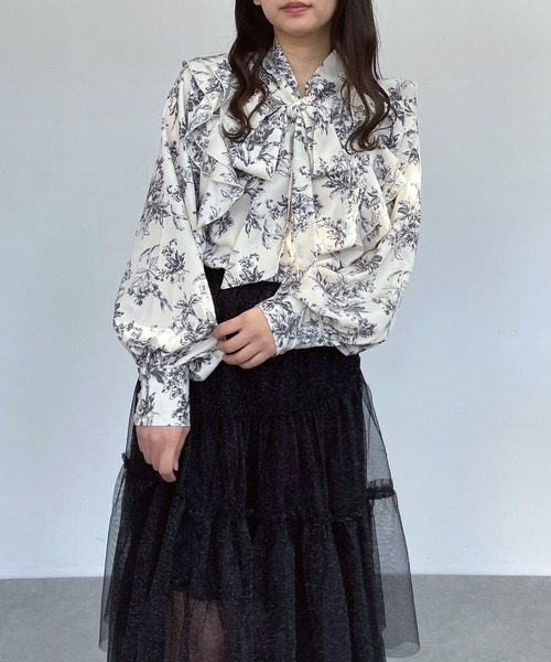 AS KNOW AS plus(アズノゥアズプラス)の「●袖ボリューム ボウタイフリルブラウス(シャツ/ブラウス・レディース・ホワイト系/グレー系/アイボリー系・FREE)」の20枚目の写真