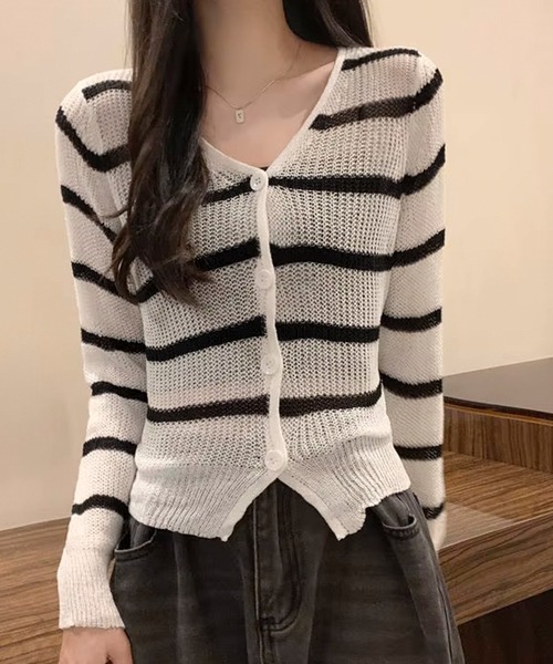 ALTROSE(アルトローズ)の「透かし編み サマーカーディガン クロップド丈(カーディガン/ボレロ・レディース・ブルー/ホワイト×ブラック/アイボリー/パープル・FREE)」の10枚目の写真