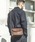MR.OLIVE�i�~�X�^�[�I���[�u�j�́uIMPERMA-LEATHER / NEAT SHOULDER BAG�i�V�����_�[�o�b�O�j�v�b�u���E��