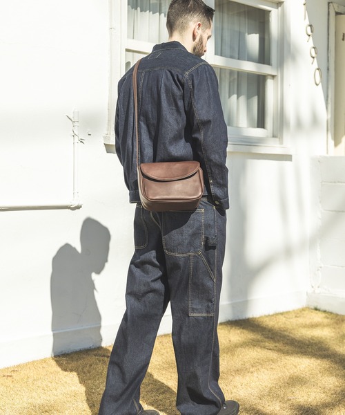 MR.OLIVE（ミスターオリーブ）の「IMPERMA-LEATHER / NEAT SHOULDER BAG（ショルダーバッグ・メンズ・ブラック/ブラウン・FREE）」の17枚目の写真