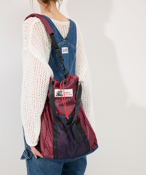 SLOBE IENA(スローブイエナ)の「CARIBOU MOUNTAINEERING SLOBE別注 ショルダーバッグ(ショルダーバッグ・レディース・ボルドー/ブラック・FREE)」の4枚目の写真