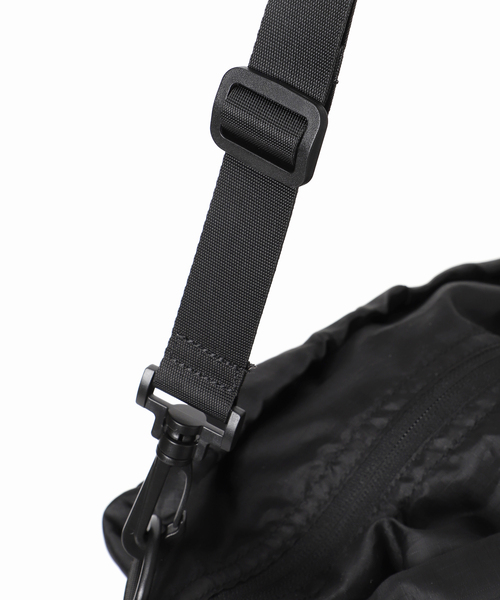 SLOBE IENA(スローブイエナ)の「CARIBOU MOUNTAINEERING SLOBE別注 ショルダーバッグ(ショルダーバッグ・レディース・ボルドー/ブラック・FREE)」の21枚目の写真