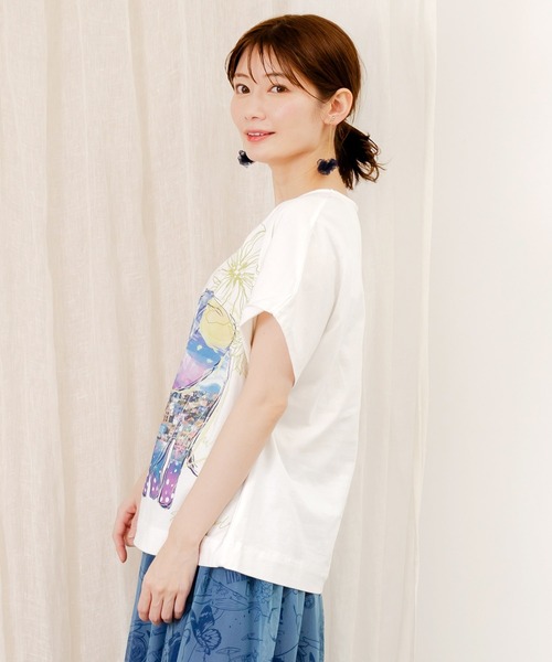ScoLar(スカラー)の「751002:地中海ゾウ柄 アートプリントTシャツ(Tシャツ/カットソー・レディース・オフホワイト/チャコールグレー・M)」の7枚目の写真