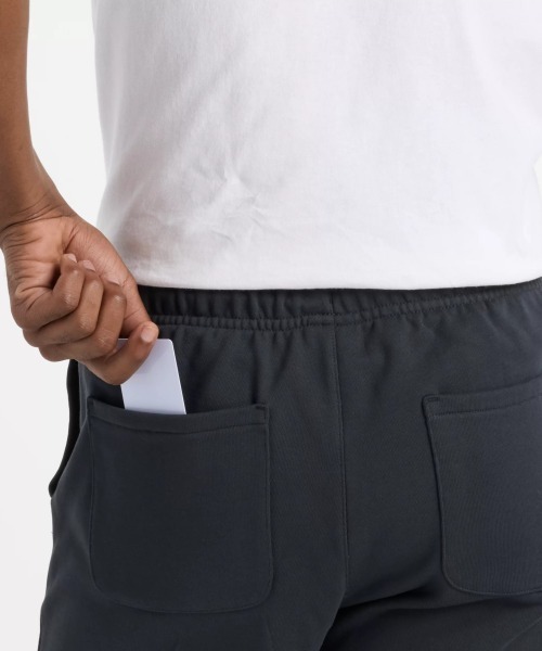 Kinetics(キネティクス)の「New Balance Shohei Signature Fleece Pant(ニューバランス 大谷翔平シグネチャー フリースパンツ)(スウェットパンツ・メンズ・ベージュ系・SMALL)」の5枚目の写真