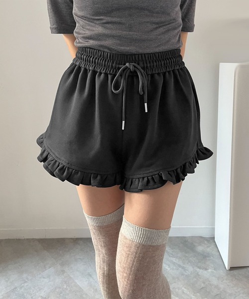 Jewelobe(ジュエローブ)の「フリルヘムスウェットショートパンツ(その他パンツ・レディース・ベージュ/ブラック/グレー・FREE)」の2枚目の写真