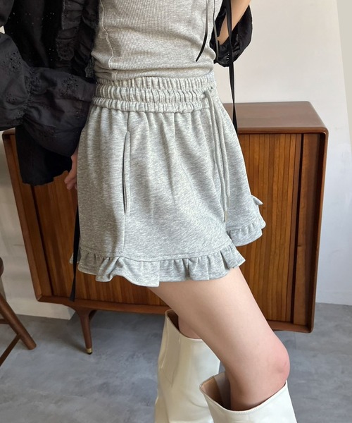 Jewelobe(ジュエローブ)の「フリルヘムスウェットショートパンツ(その他パンツ・レディース・ベージュ/ブラック/グレー・FREE)」の14枚目の写真