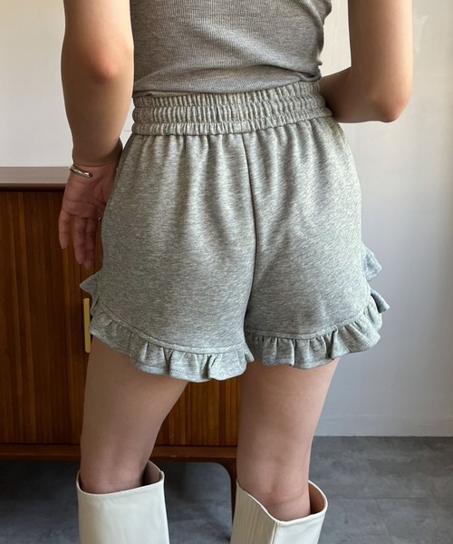 Jewelobe(ジュエローブ)の「フリルヘムスウェットショートパンツ(その他パンツ・レディース・ベージュ/ブラック/グレー・FREE)」の15枚目の写真