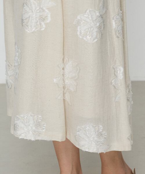 K.T KIYOKO TAKASE(キヨコタカセ)の「フラワージャカード アシンメトリースカート(スカート・レディース・ベージュ・7号/9号/11号)」の8枚目の写真