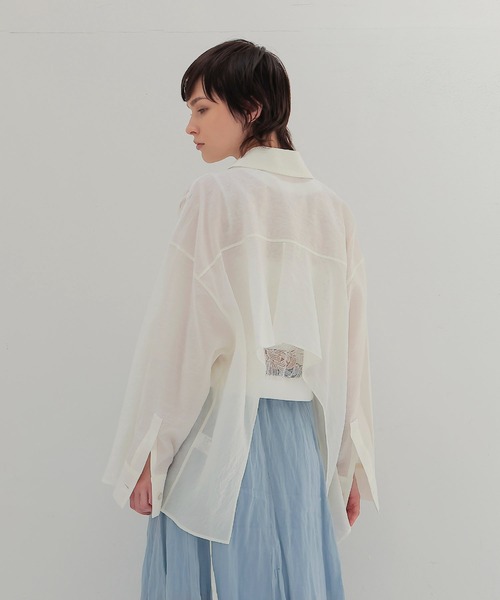DRESSLAVE(ドレスレイブ)の「back swing shirt(バックスウィングシャツ)(シャツ/ブラウス・レディース・ブラック/ホワイト・38)」の2枚目の写真