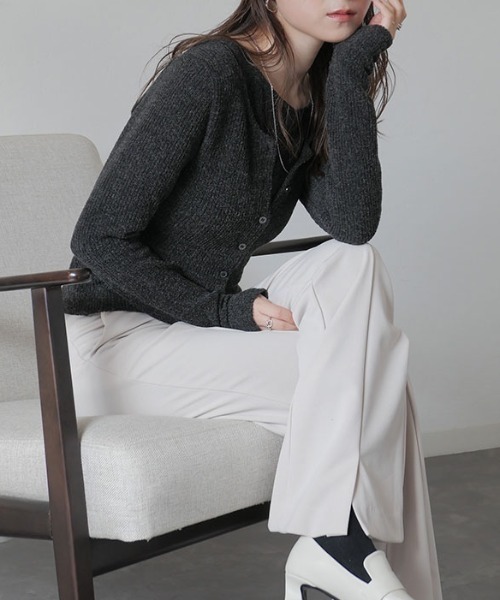 Reurie'(レウリィ)の「【2点セット】レイヤードカーディガンセット/layered cardigan set 長袖 クロップド丈 タンクトップ 重ね着 アンサンブル シンプル カジュアル モード(アンサンブル・レディース・チャコールグレー/ライトグレー・FREE)」の2枚目の写真