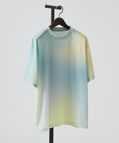 ABAHOUSE(アバハウス)の「【グラデーション】グラフィックプリント 半袖Tシャツ(Tシャツ/カットソー・メンズ・オレンジ/イエロー/ネイビー・48/44/46)」の6枚目の写真