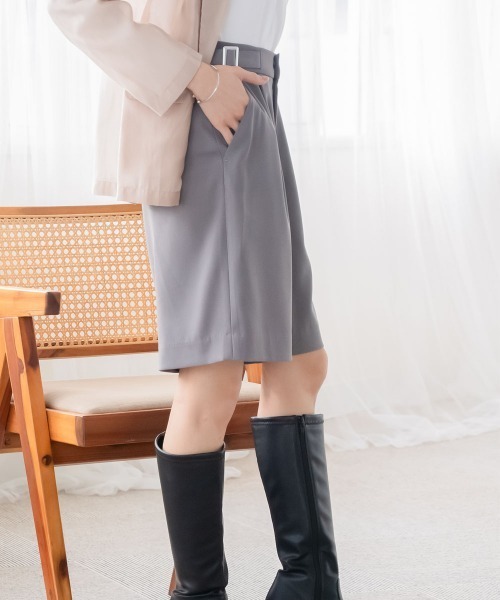 Petitjo(プッチージョ)の「小さいサイズ サイドベルト付きスリムハーフパンツ 低身長さん・小柄女性(その他パンツ・レディース・チャコールグレー/ブラック・PS/PM/PL/PSS)」の11枚目の写真
