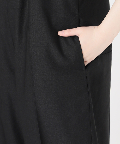 IENA（イエナ）の「リネン混オールインワン（つなぎ/オールインワン・レディース・ベージュ/ブラック・36/38）」の14枚目の写真