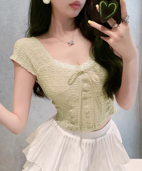 VIBGYOR(ヴィブジョー)の「スクエアネック ポコポコリボンブラウス/韓国ガーリー フレンチ袖(CZ)(Tシャツ/カットソー・レディース・ブラック/ホワイト/ベージュ・FREE)」の1枚目の写真