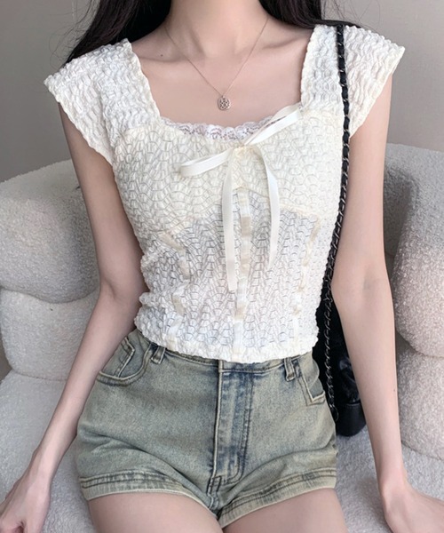 VIBGYOR(ヴィブジョー)の「スクエアネック ポコポコリボンブラウス/韓国ガーリー フレンチ袖(CZ)(Tシャツ/カットソー・レディース・ブラック/ホワイト/ベージュ・FREE)」の2枚目の写真