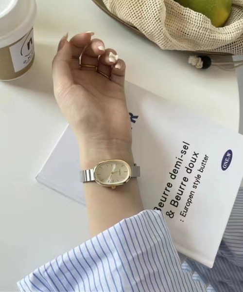 オーバルフェイス シルバーウォッチ（アナログ腕時計）｜INASTUDIOS