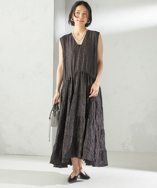 Torrazzo Donna(トラッゾドンナ)の「TORRAZZO DONNA:〈手洗い可能〉ティアード ノースリーブ ワンピース(ワンピース・レディース・ブラック/カーキ・ONE SIZE)」の15枚目の写真