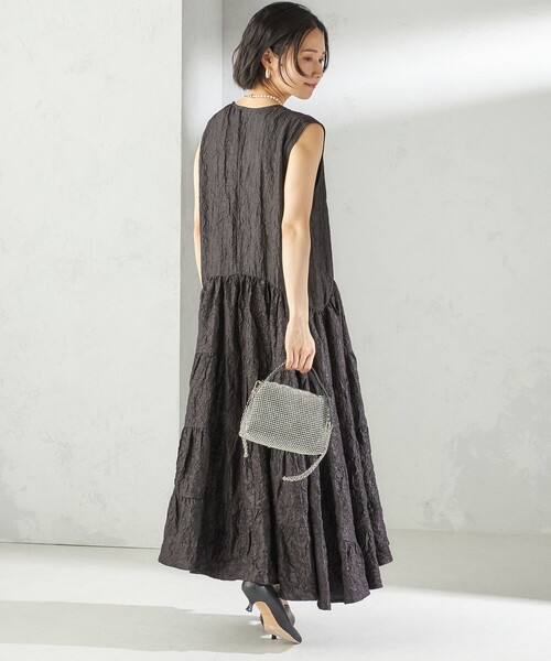 Torrazzo Donna(トラッゾドンナ)の「TORRAZZO DONNA:〈手洗い可能〉ティアード ノースリーブ ワンピース(ワンピース・レディース・ブラック/カーキ・ONE SIZE)」の19枚目の写真