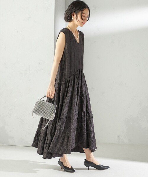 Torrazzo Donna(トラッゾドンナ)の「TORRAZZO DONNA:〈手洗い可能〉ティアード ノースリーブ ワンピース(ワンピース・レディース・ブラック/カーキ・ONE SIZE)」の20枚目の写真