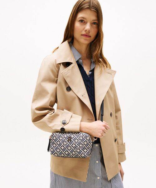 TOMMY HILFIGER(トミーヒルフィガー)の「ジャカードカメラバッグ(ボディバッグ/ウエストポーチ・レディース・ネイビー・FREE)」の3枚目の写真