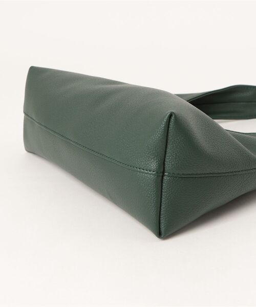 A.P.C.（アーペーセー）の「BABY NINON SHOULDER（ショルダーバッグ・レディース・グリーン・ONESIZE）」の3枚目の写真
