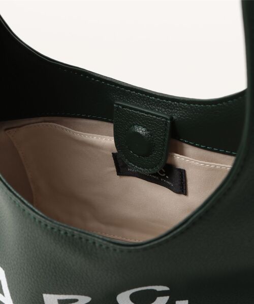A.P.C.（アーペーセー）の「BABY NINON SHOULDER（ショルダーバッグ・レディース・グリーン・ONESIZE）」の2枚目の写真