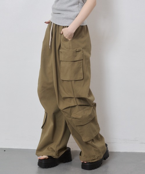 ENVYM(アンビー)の「ビッグポケットカーゴパンツ(カーゴパンツ・レディース・ブラック/カーキ/その他・FREE)」の13枚目の写真