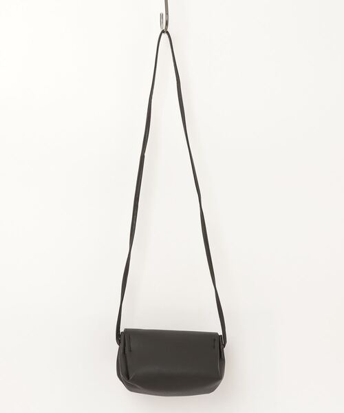 HIKA（ヒカ）の「【HIKA】フェイクレザーショルダーBAG（ショルダーバッグ・レディース・ブラウン/ブラック・FREE）」の3枚目の写真