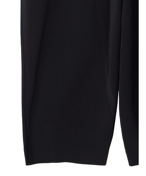 Ameri(アメリ)の「FOLD TUCK OVAL PANTS(スラックス・レディース・ベージュ/サックスブルー/ブラック・SMALL/MEDIUM)」の19枚目の写真