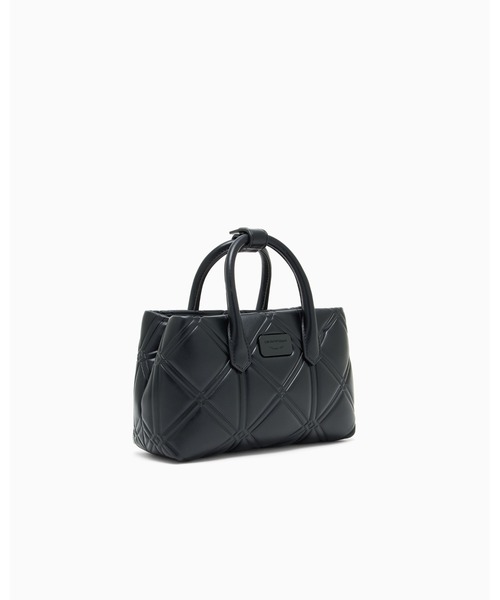 EMPORIO ARMANI（エンポリオアルマーニ）の「【エンポリオ アルマーニ】ミニバッグ ナッパレザー風 エンボスモチーフ（ショルダーバッグ・レディース・ブラック・FREE）」の6枚目の写真