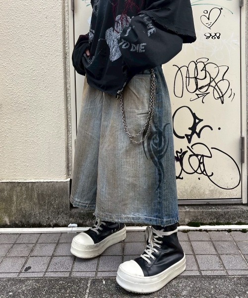 XU（エックスユー）の「【Never mind the XU】tribal denim half pants