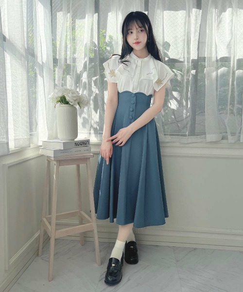 an another angelus（アンアナザーアンジェラス）の「ハイウエストスカラップフレアースカート/fint フィント（スカート・レディース・レッド/ブルー/オリーブ・1/2）」の4枚目の写真