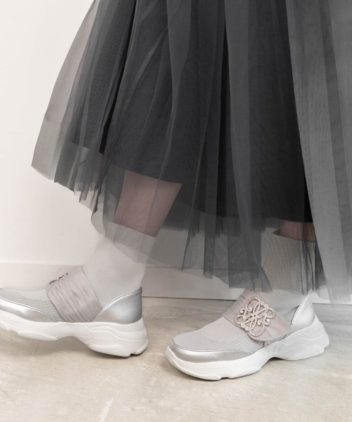 RANDA（ランダ）の「【SUSTAINABLE】ビジューモノグラムパーツソックススニーカー（スニーカー・レディース・ブラック/アイボリー/シルバー・S/M/LL/L）」の3枚目の写真