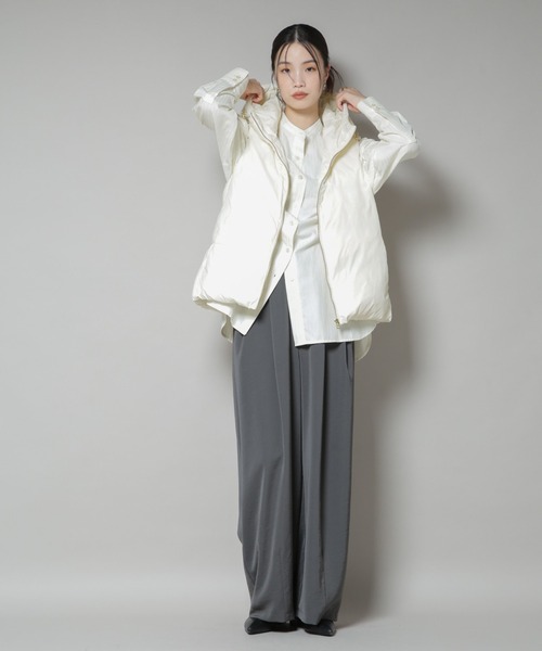 NANO universe（ナノユニバース）の「撥水加工ライトダウン フードジップアップベスト（ダウンベスト・レディース・ブラック/オリーブ/アイボリー・FREE）」の14枚目の写真