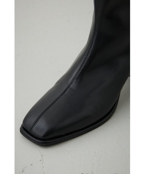 AZUL by moussy(アズールバイマウジー)の「VENUSショートストレッチブーツ 靴(ブーツ・レディース・ダークブラック/アイボリー/ブラック・LARGE/MEDIUM/SMALL)」の4枚目の写真