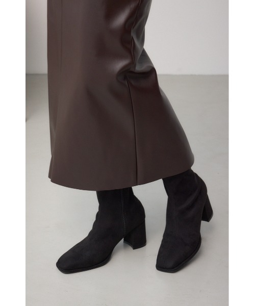 AZUL by moussy(アズールバイマウジー)の「VENUSショートストレッチブーツ 靴(ブーツ・レディース・ダークブラック/アイボリー/ブラック・LARGE/MEDIUM/SMALL)」の7枚目の写真