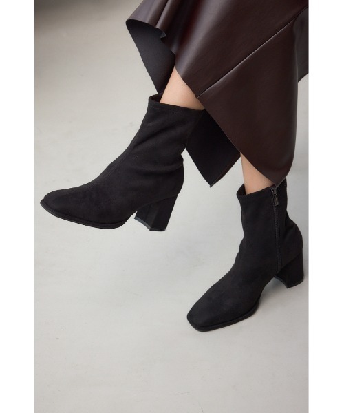 AZUL by moussy(アズールバイマウジー)の「VENUSショートストレッチブーツ 靴(ブーツ・レディース・ダークブラック/アイボリー/ブラック・LARGE/MEDIUM/SMALL)」の8枚目の写真