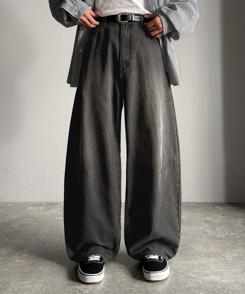 Classical Origin(クラシカルオリジン)の「ブラスト加工カーブシルエットバレルレッグデニムパンツ/Blasted Curve Silhouette Barrel-Leg Denim Pants(デニムパンツ・メンズ・ライトブルー/ブラック/ワンウォッシュ・SMALL/MEDIUM/LARGE)」の9枚目の写真