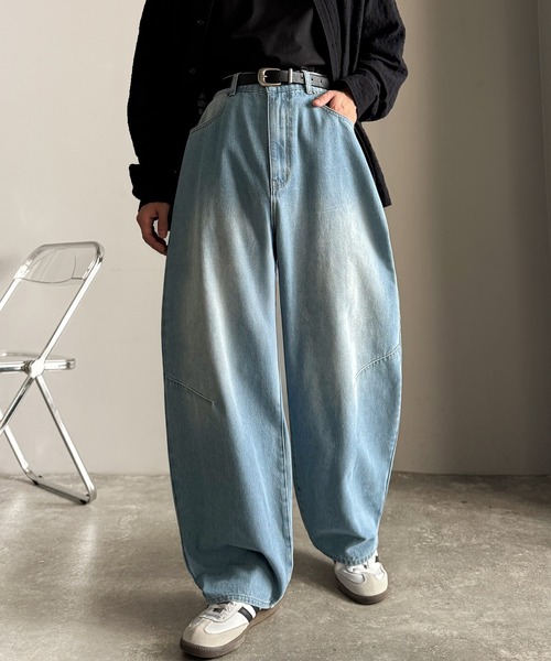 Classical Origin(クラシカルオリジン)の「ブラスト加工カーブシルエットバレルレッグデニムパンツ/Blasted Curve Silhouette Barrel-Leg Denim Pants(デニムパンツ・メンズ・ライトブルー/ブラック/ワンウォッシュ・SMALL/MEDIUM/LARGE)」の11枚目の写真