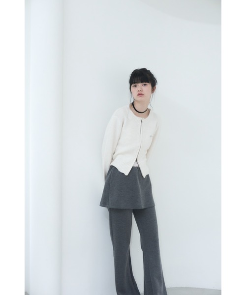 新品 smyeon レイヤードフレアパンツ グレー Smyeon（スミョン）の「Layered flare pants/レイヤードフレアパンツ
