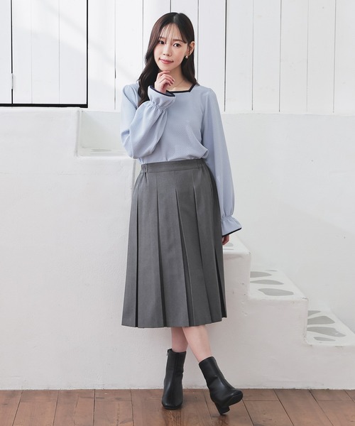 Honeys(ハニーズ)の「スクエアネックトップス(Tシャツ/カットソー・レディース・アイボリー/サックスブルー/ブラック/モカ・L/M/S)」の14枚目の写真