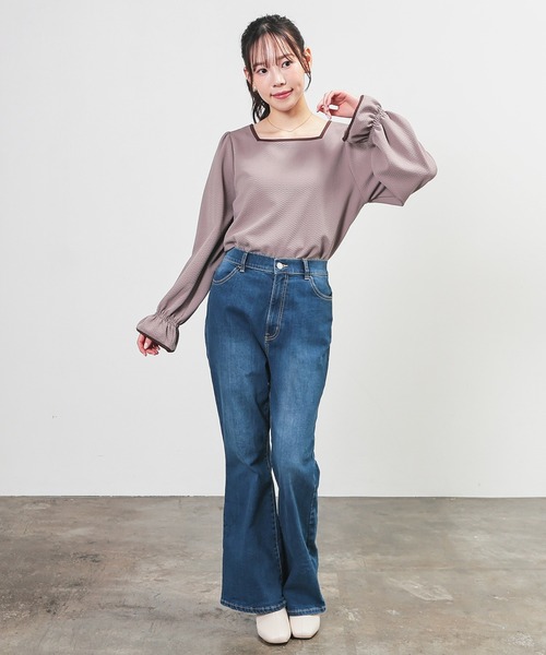 Honeys(ハニーズ)の「スクエアネックトップス(Tシャツ/カットソー・レディース・アイボリー/サックスブルー/ブラック/モカ・L/M/S)」の18枚目の写真