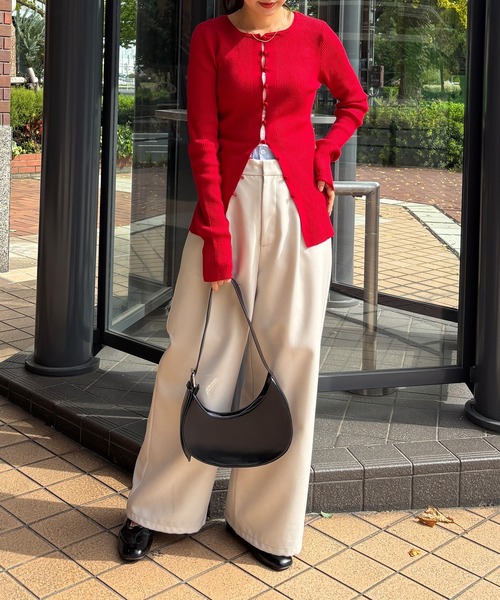 ISOOK（アイスー）の「ボタンリブカーディガン(chiica select) / リブニット 長袖 クルーネック ロング丈 チュニック ロングスリーブ 赤ニット 無地 ブラック アイボリー ブラウン レッド 白 黒 茶 赤 ZOZOTOWN限定色（カーディガン/ボレロ・レディース・アイボリー/ブラック/ブラウン/レッド・FREE）」の19枚目の写真